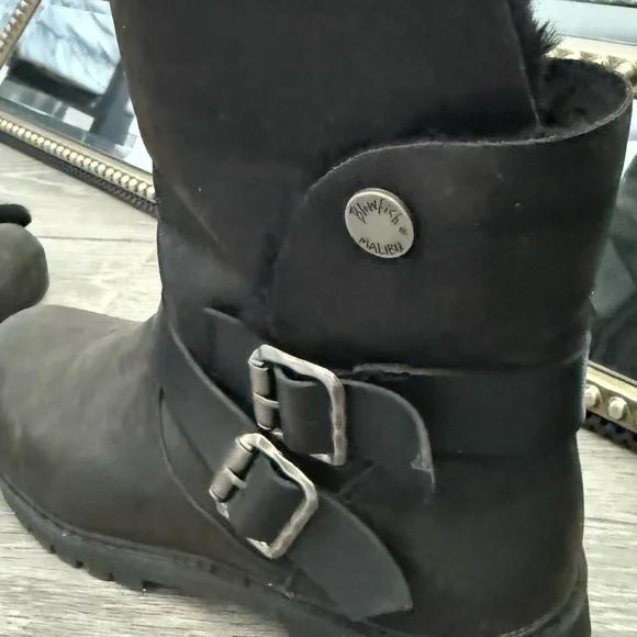 Stylish Black Winter Boots with Buckle Accents - Picture 7 of 14